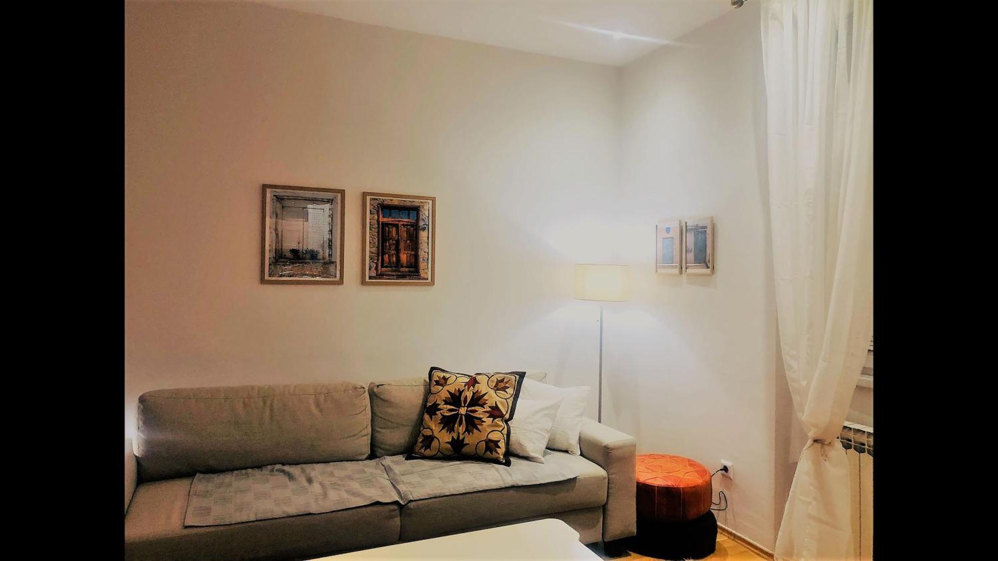Cozy One-bedroom In The Apartment *
